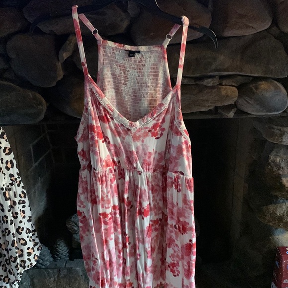 Floral top - Picture 1 of 3